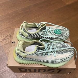 Yeezy Boost 350 V2 Men’s size 8.5 (yellow) bought from Stock X - authentic